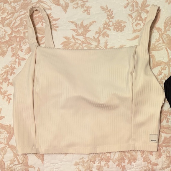 Vuori Tops - Vuori Women's Top in Cream